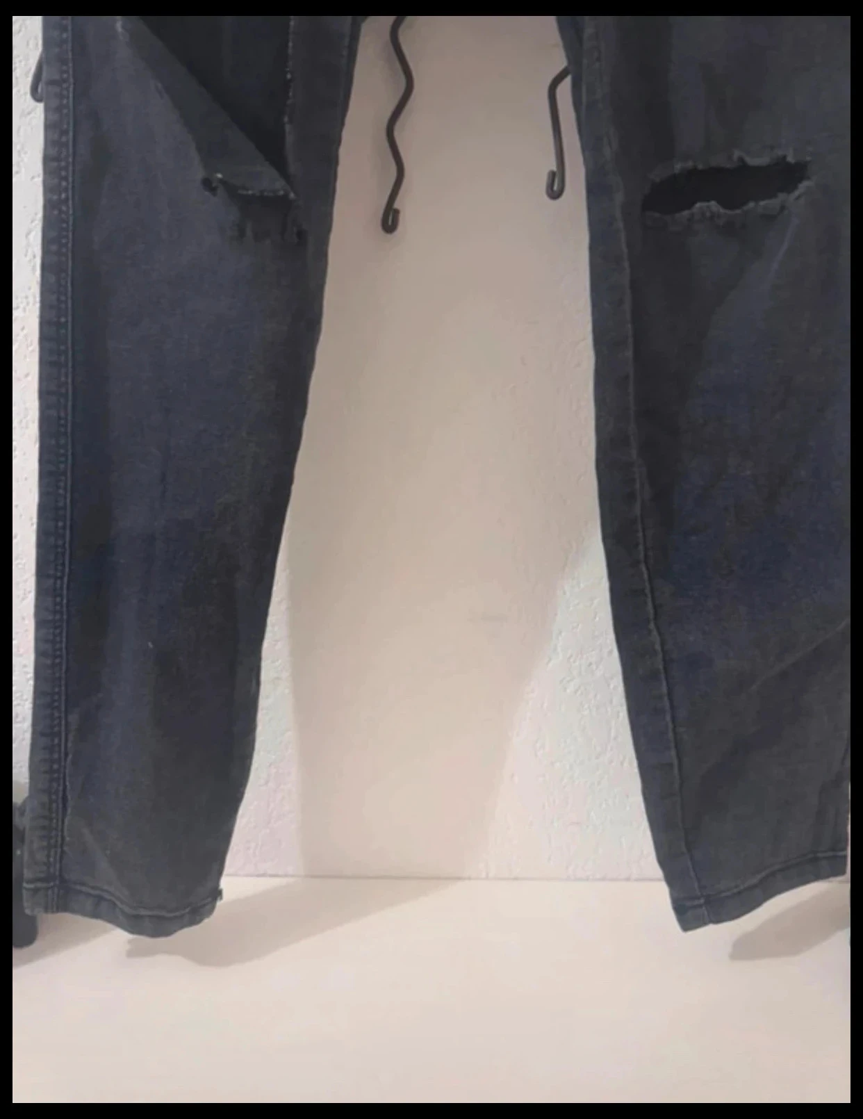 Jean Skinny Jennyfer Cinza Antracite Rasgado - Tamanho 32 (XXS) – photo 3